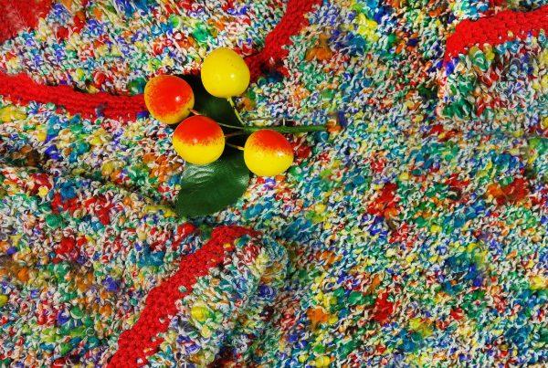 Broches cerises
